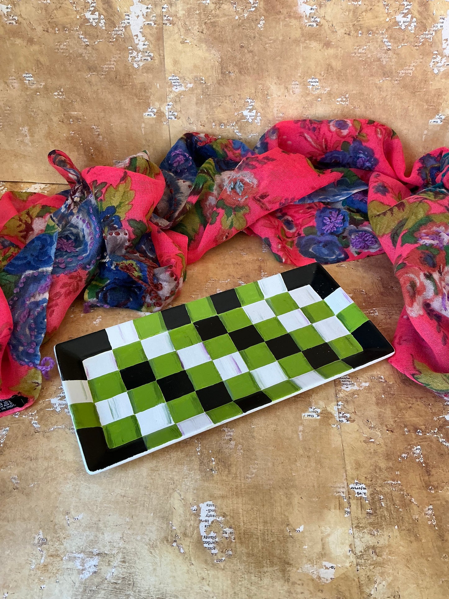 Checkered display tray