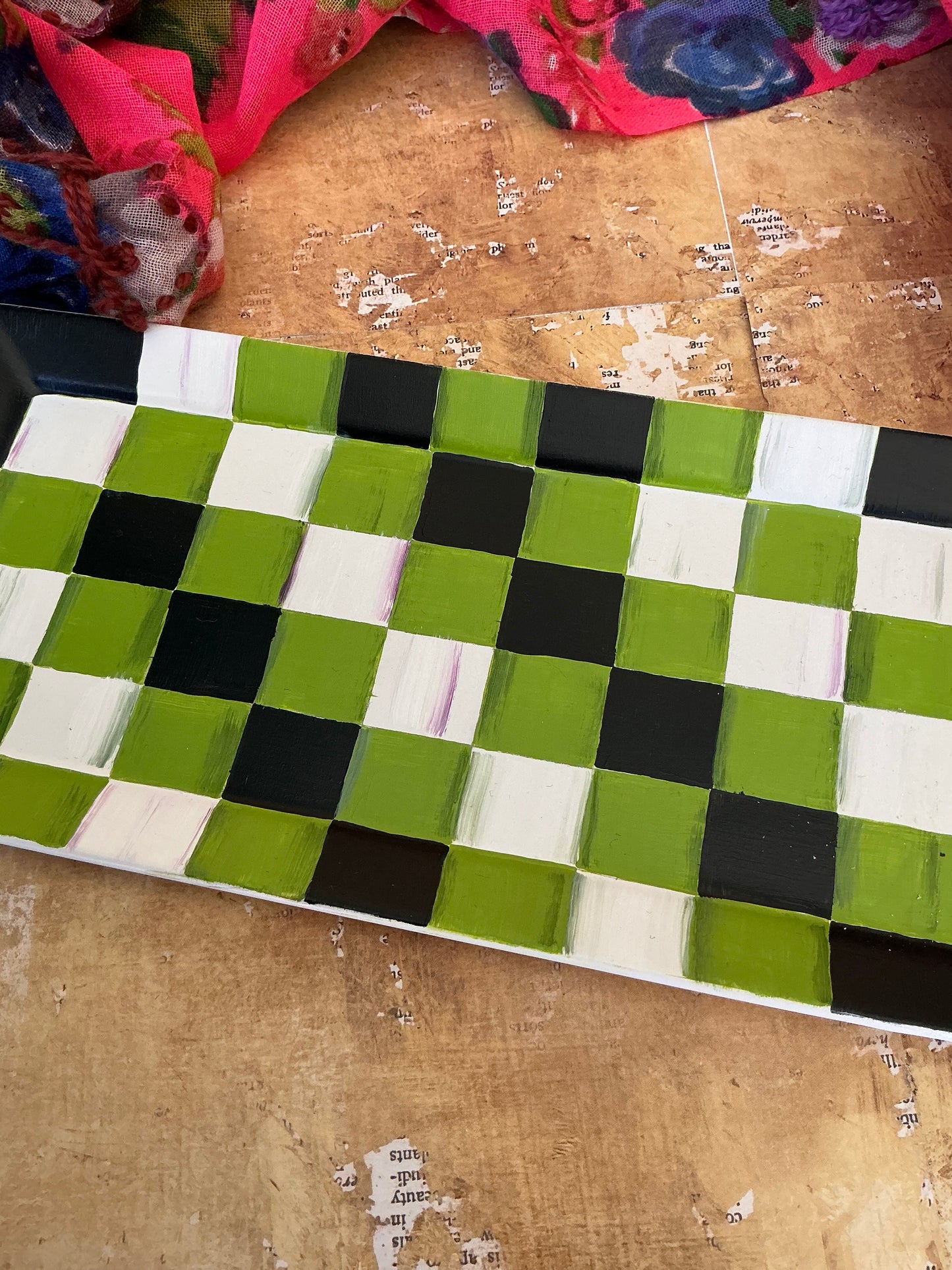 Checkered display tray