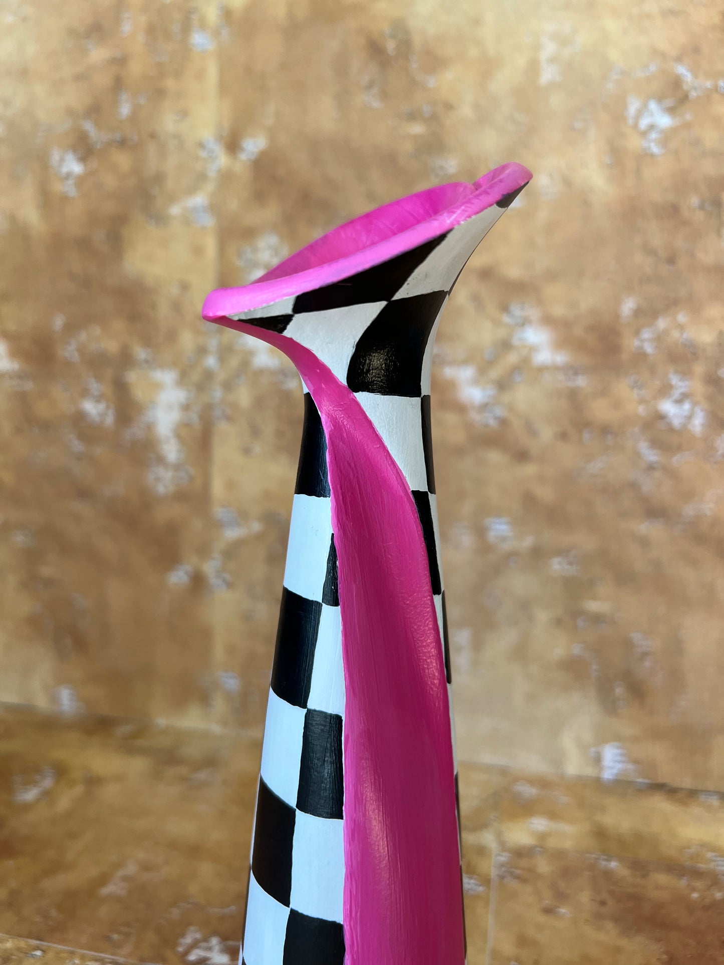 Heart throb vase